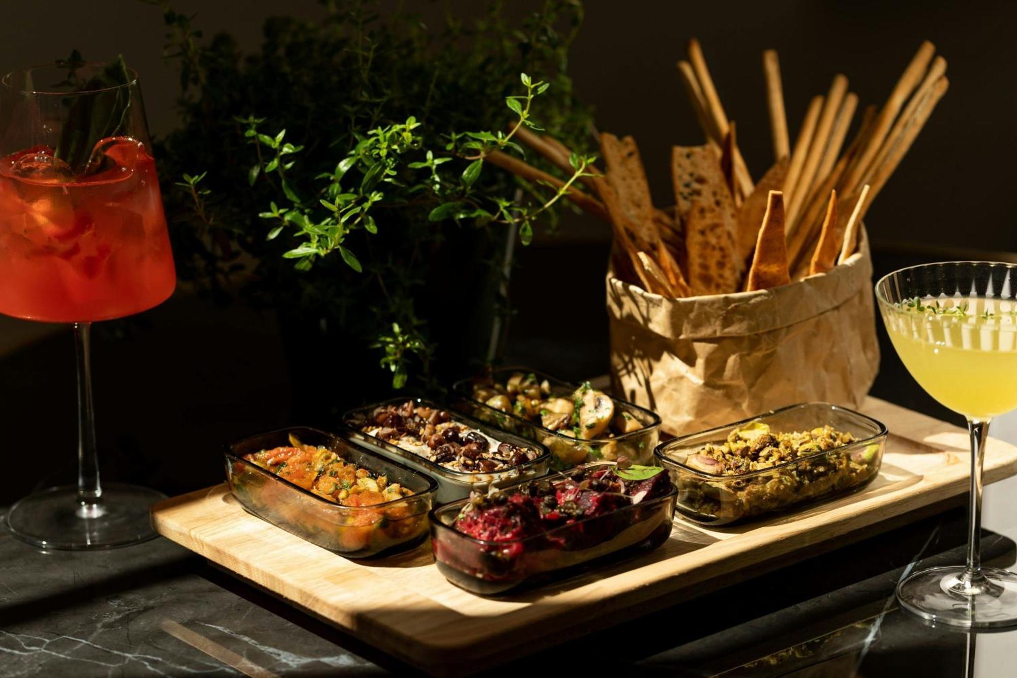Hotel Sapphire House Antwerp, Autograph Collection By Marriott Exterior foto A selection of tapas