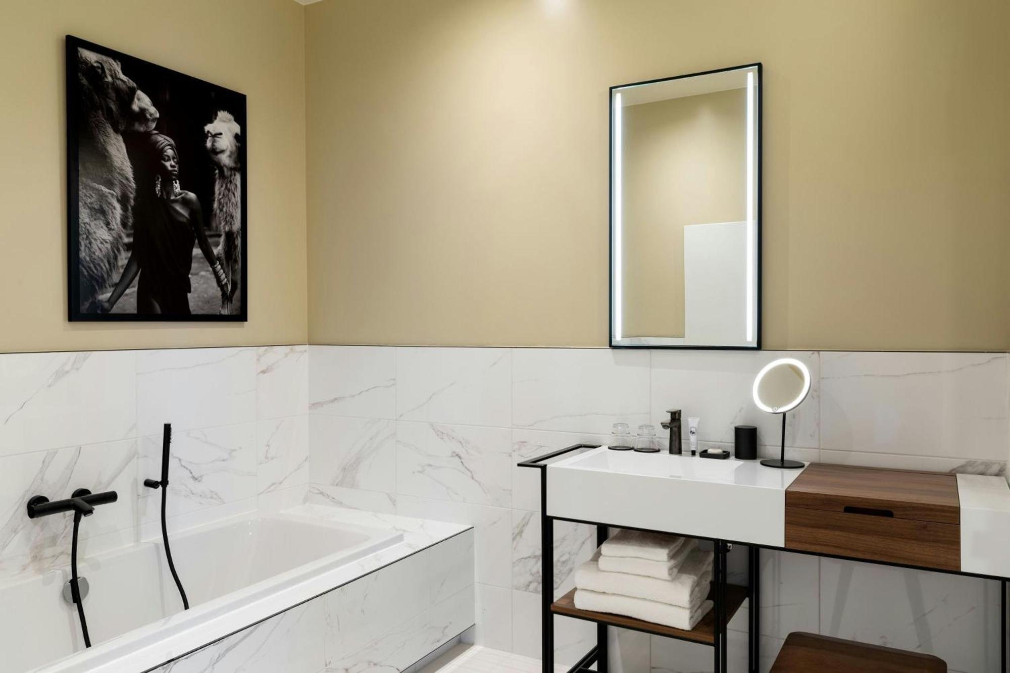 Hotel Sapphire House Antwerp, Autograph Collection By Marriott Exterior foto Bathroom