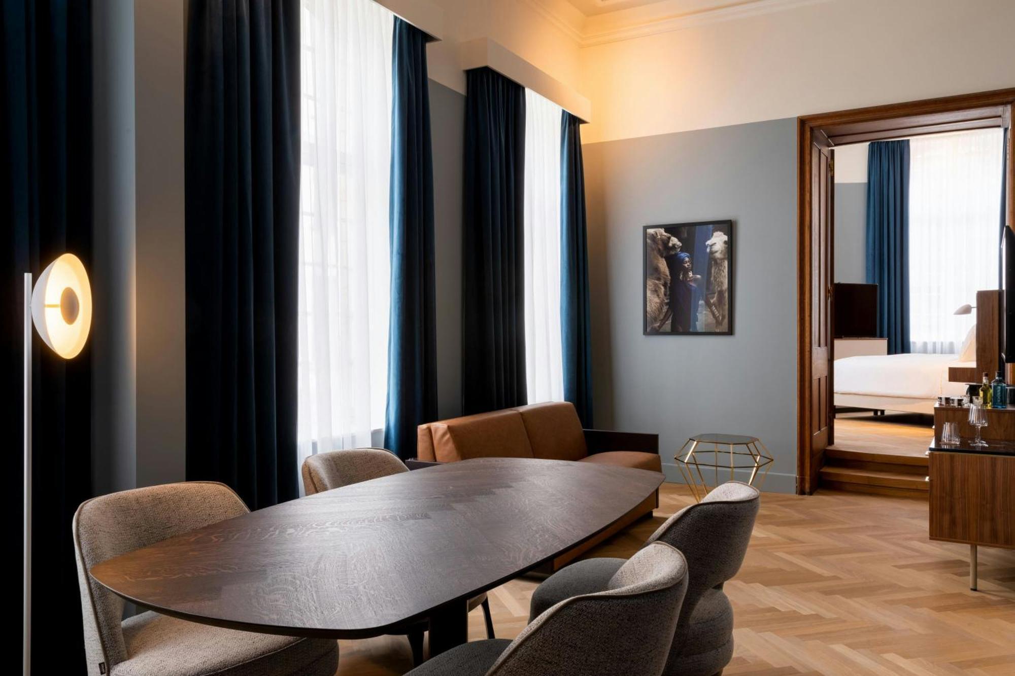 Hotel Sapphire House Antwerp, Autograph Collection By Marriott Exterior foto The interior of a suite at the hotel